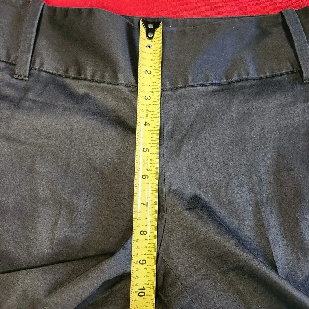 Banana Republic Women’s Capri, Stretch, Martin Fit. Black , Size 4
